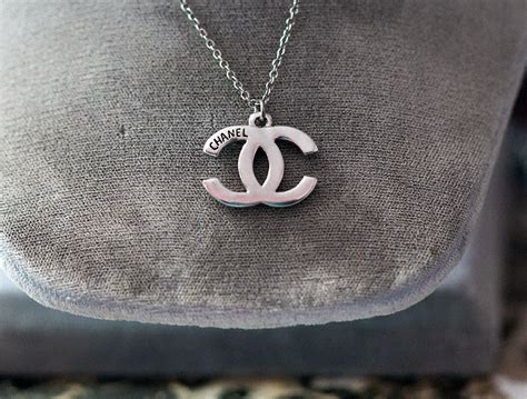 how to tell if chanel jewelry is fake|chanel knockoff jewelry.